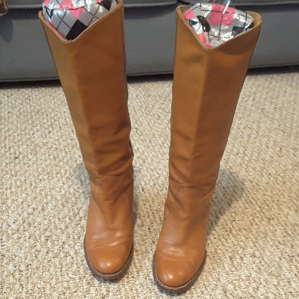 Heeled boots